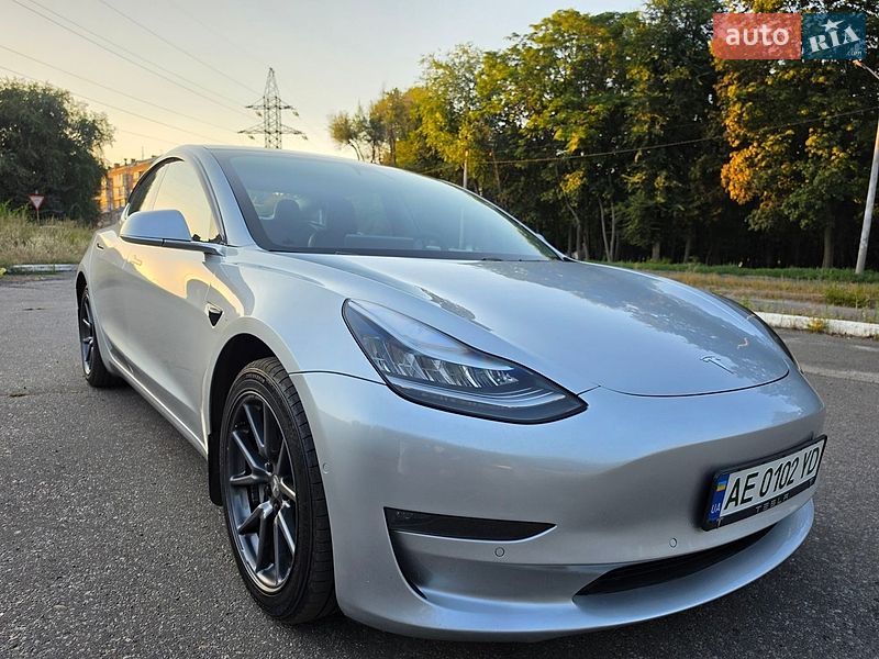 Седан Tesla Model 3 2018 в Днепре