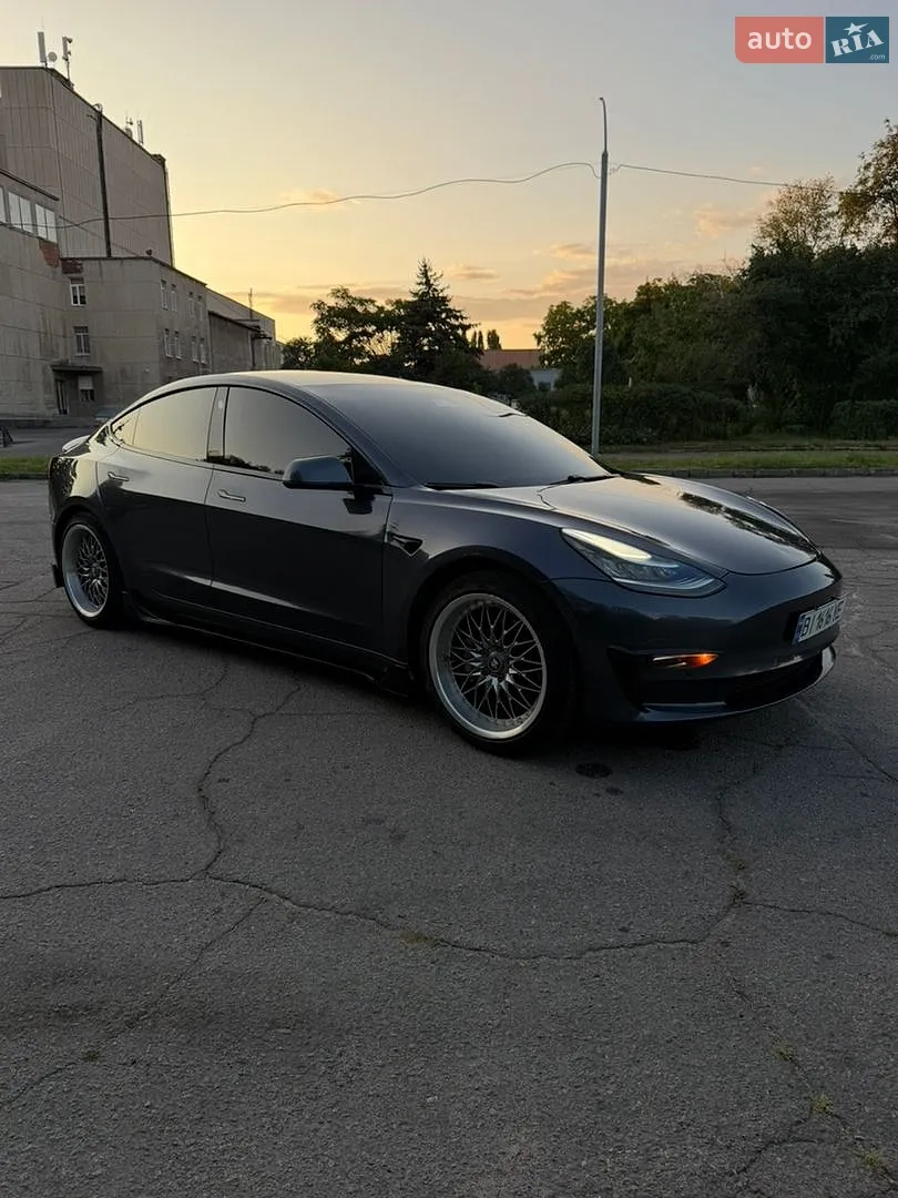2019 Tesla Model 3 - фото 1