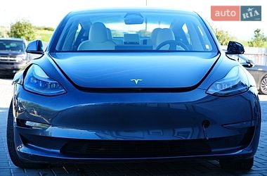 Седан Tesla Model 3 2024 в Дрогобичі
