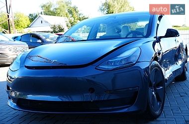 Седан Tesla Model 3 2024 в Дрогобичі