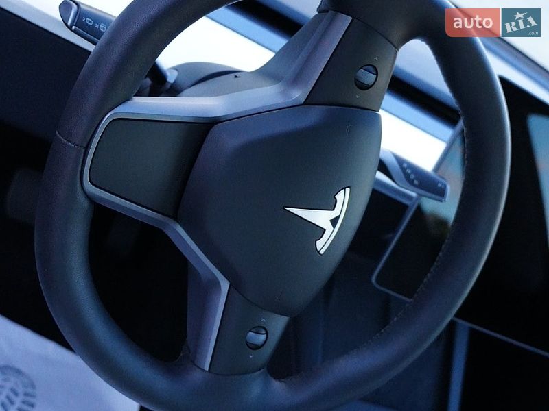 Седан Tesla Model 3 2024 в Дрогобичі