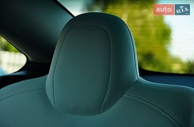 Седан Tesla Model 3 2024 в Дрогобичі