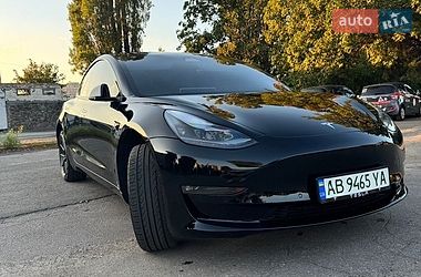 Седан Tesla Model 3 2021 в Киеве