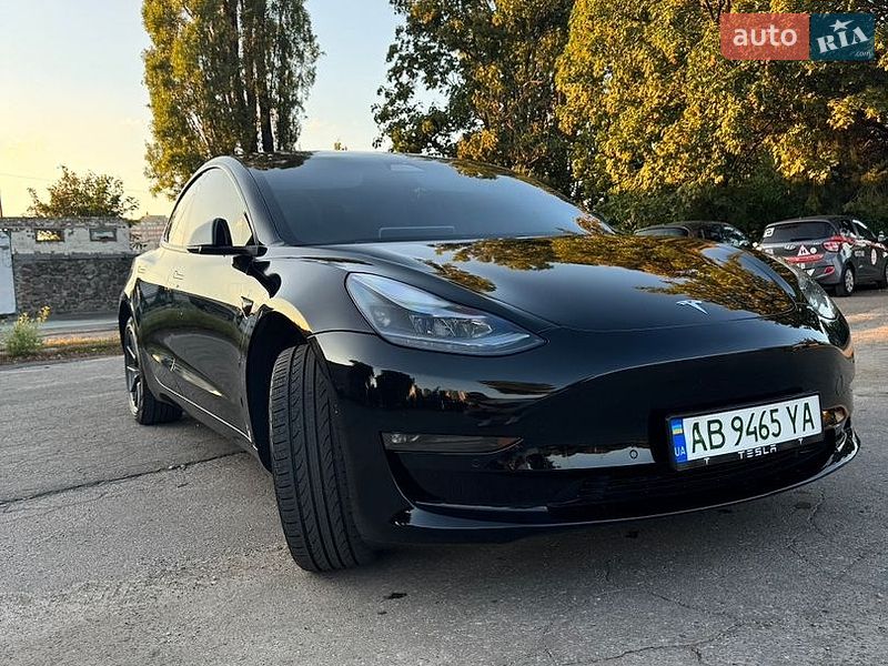 Седан Tesla Model 3 2021 в Киеве