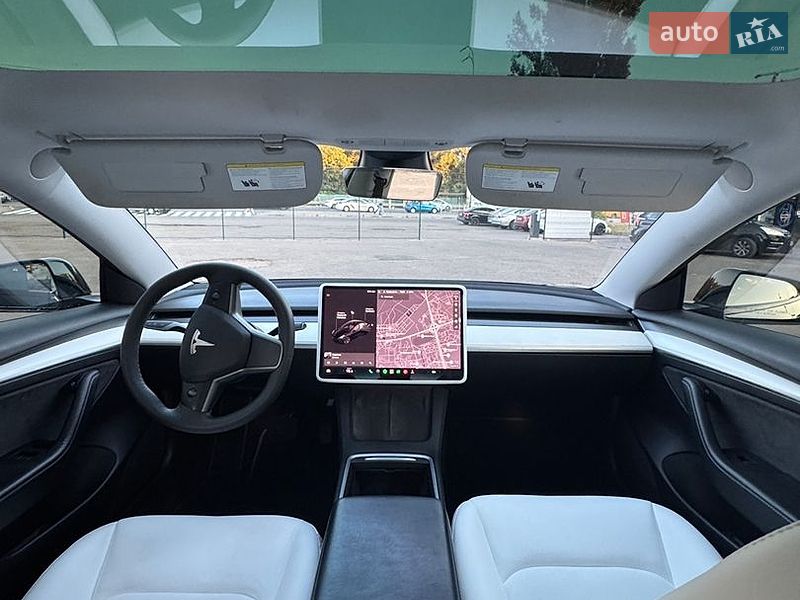 Седан Tesla Model 3 2021 в Киеве