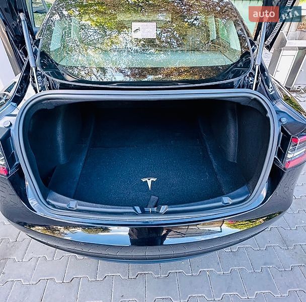 Седан Tesla Model 3 2019 в Черновцах фото 14 Седан Tesla Model 3 2019 в Черновцах