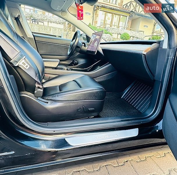 Седан Tesla Model 3 2019 в Черновцах фото 23 Седан Tesla Model 3 2019 в Черновцах