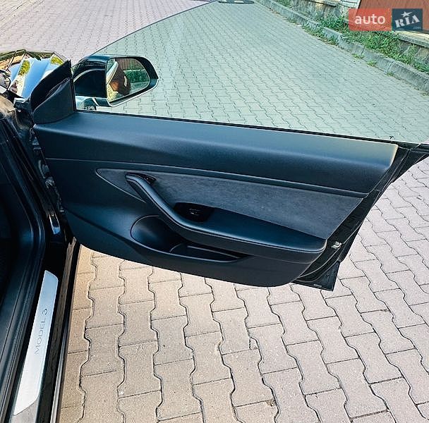 Седан Tesla Model 3 2019 в Черновцах фото 25 Седан Tesla Model 3 2019 в Черновцах
