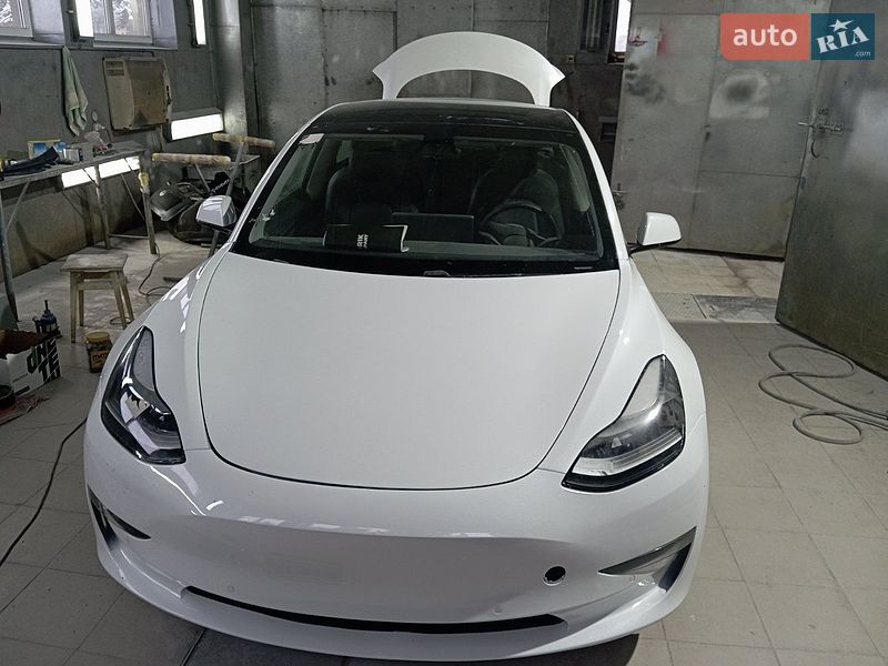 Tesla Model 3 2021