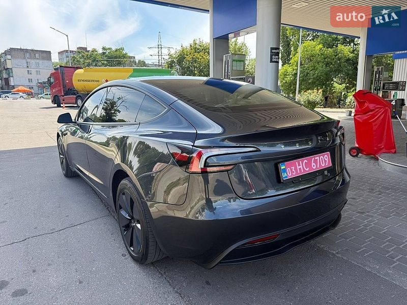 Седан Tesla Model 3 2024 в Миколаєві
