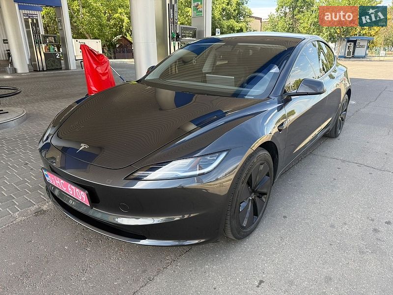 Седан Tesla Model 3 2024 в Миколаєві