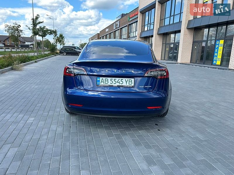 Седан Tesla Model 3 2022 в Виннице
