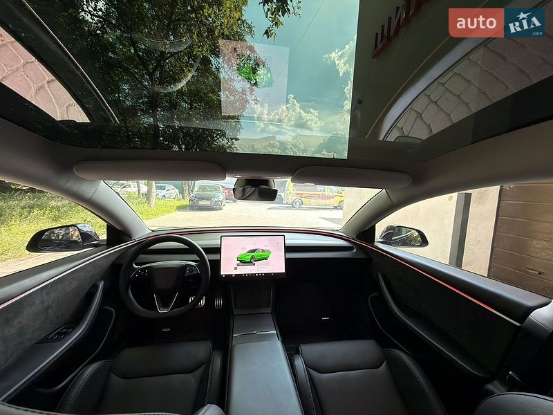 Седан Tesla Model 3 2024 в Черкассах