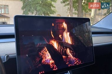Седан Tesla Model 3 2018 в Николаеве