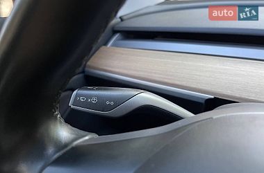 Седан Tesla Model 3 2018 в Николаеве