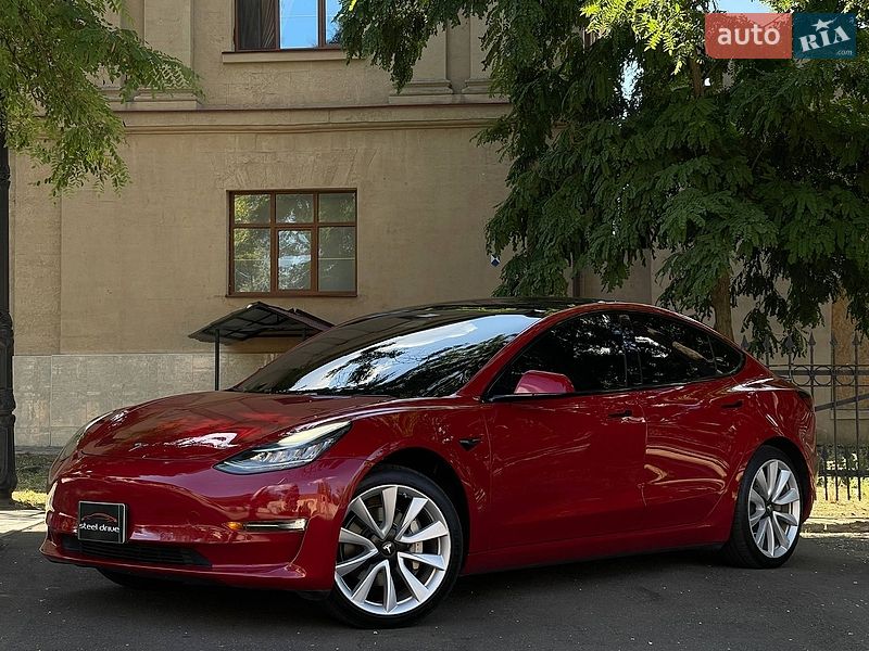 Седан Tesla Model 3 2018 в Николаеве