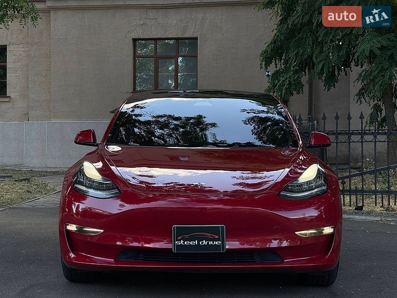 Седан Tesla Model 3 2018 в Николаеве
