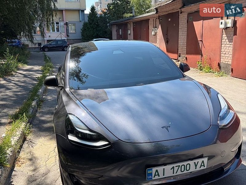 Седан Tesla Model 3 2020 в Вінниці