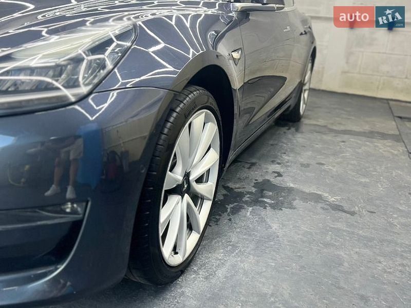 Седан Tesla Model 3 2018 в Кременчуге