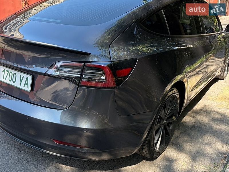 Седан Tesla Model 3 2020 в Вінниці