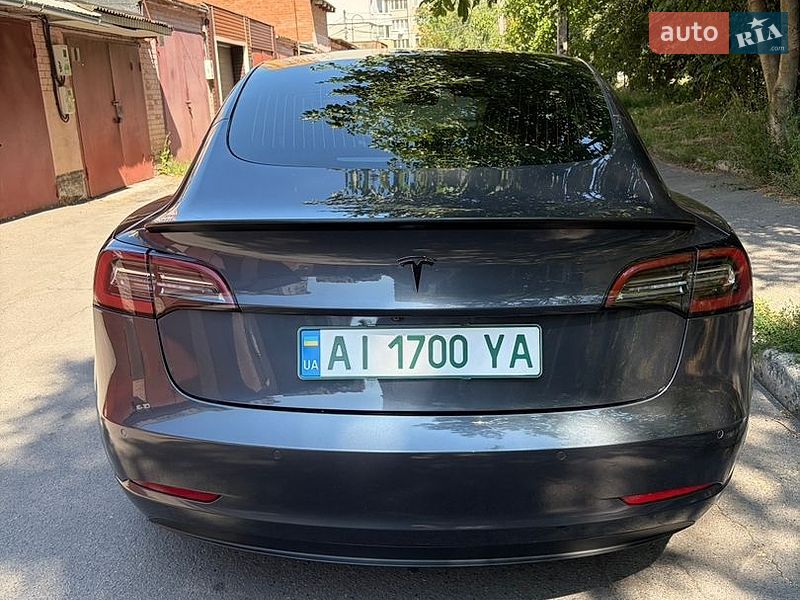 Седан Tesla Model 3 2020 в Вінниці