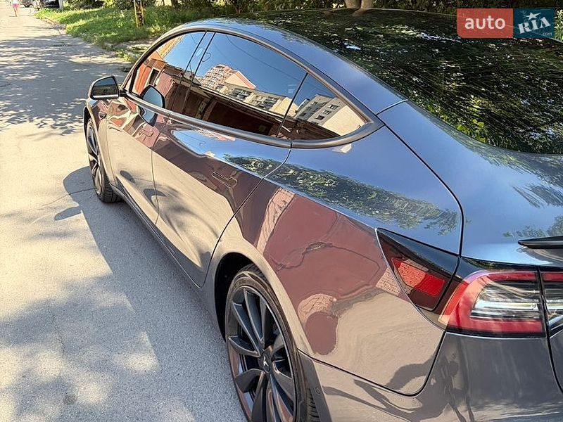 Седан Tesla Model 3 2020 в Вінниці