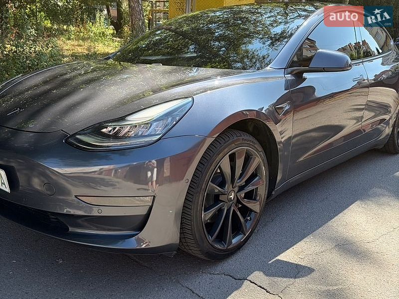 Седан Tesla Model 3 2020 в Вінниці