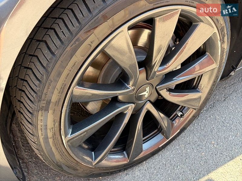 Седан Tesla Model 3 2020 в Вінниці