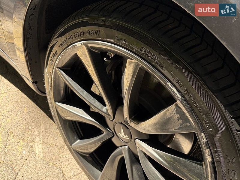 Седан Tesla Model 3 2020 в Вінниці