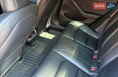 Седан Tesla Model 3 2020 в Виннице