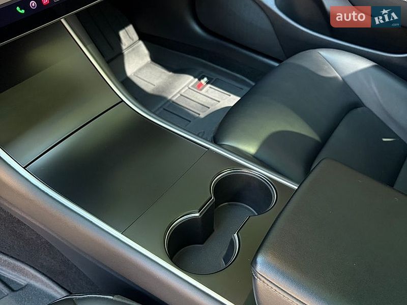 Седан Tesla Model 3 2020 в Вінниці