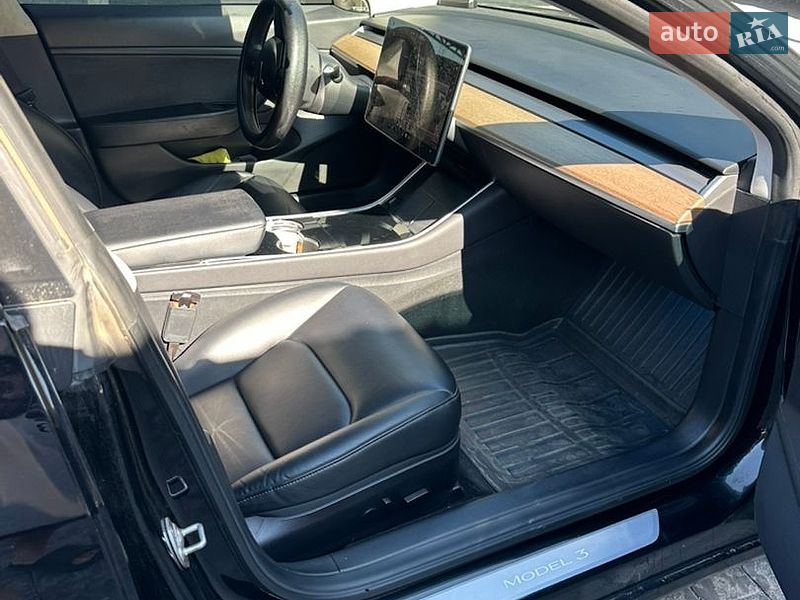 Седан Tesla Model 3 2019 в Одессе