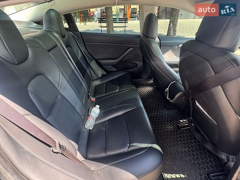 Седан Tesla Model 3 2021 в Кропивницькому