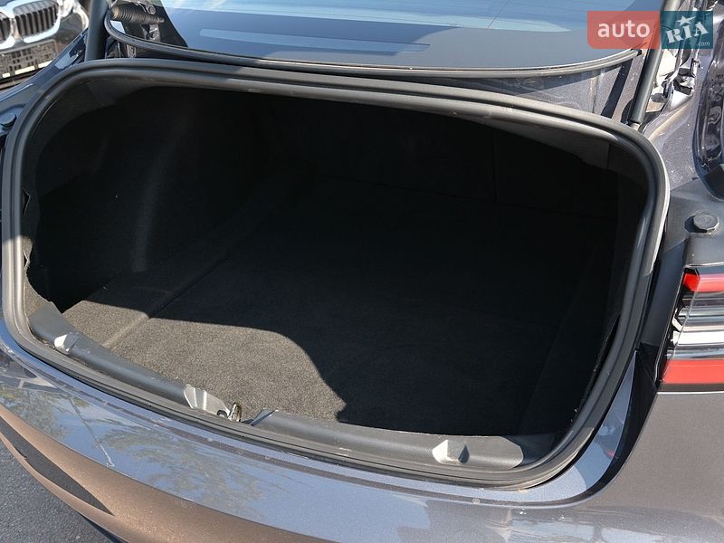 Седан Tesla Model 3 2023 в Києві