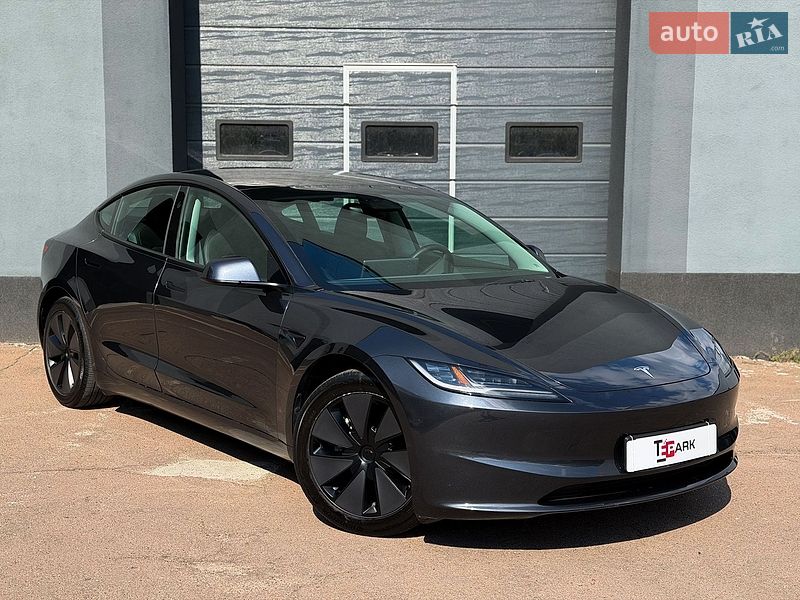 Tesla Model 3 2024