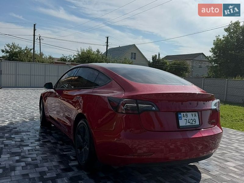 Седан Tesla Model 3 2022 в Виннице