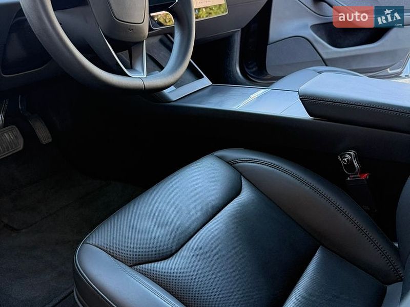 Седан Tesla Model 3 2024 в Миколаєві