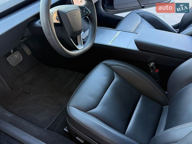 Седан Tesla Model 3 2024 в Миколаєві