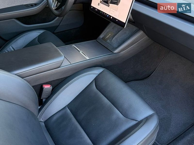 Седан Tesla Model 3 2024 в Миколаєві