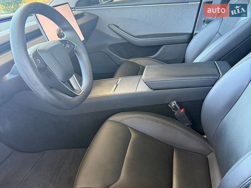 Седан Tesla Model 3 2024 в Миколаєві