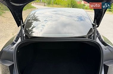 Седан Tesla Model 3 2024 в Львові