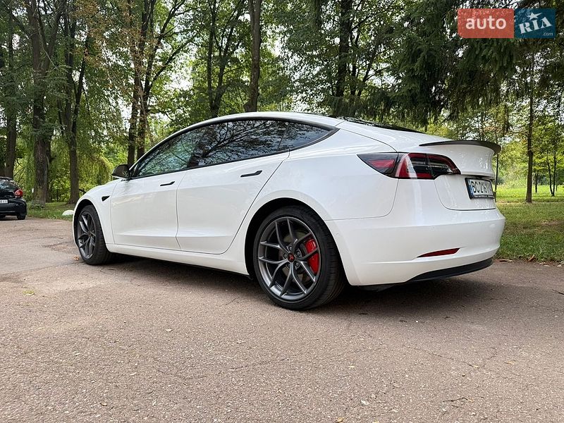 Седан Tesla Model 3 2021 в Калуші