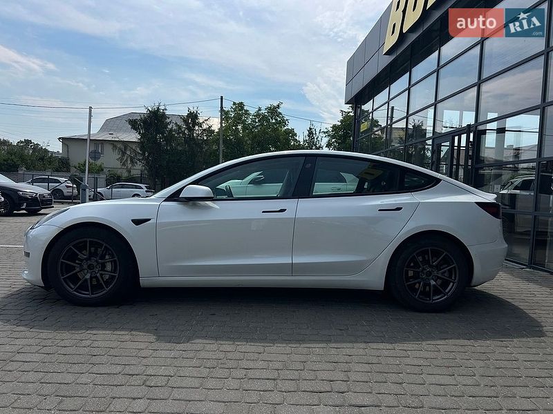 Седан Tesla Model 3 2020 в Ивано-Франковске