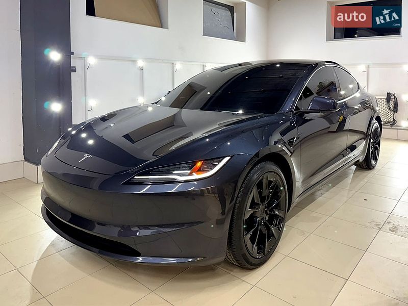 Седан Tesla Model 3 2024 в Коломиї