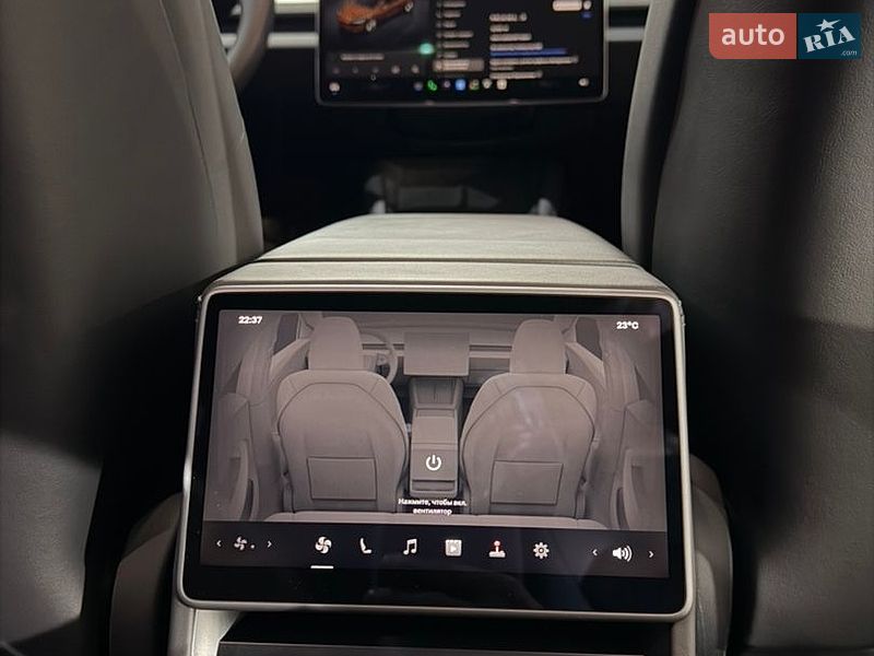Седан Tesla Model 3 2024 в Коломиї
