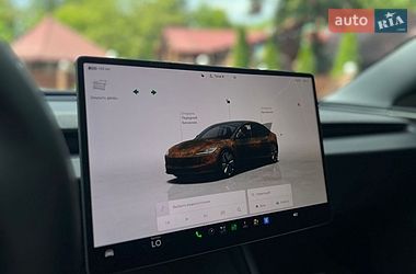 Седан Tesla Model 3 2025 в Самборі