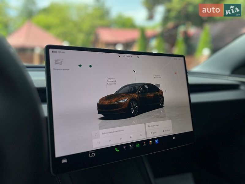 Седан Tesla Model 3 2025 в Самборі