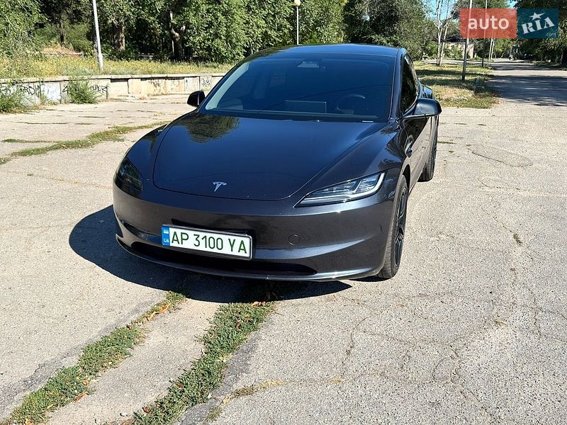 Седан Tesla Model 3 2024 в Запорожье