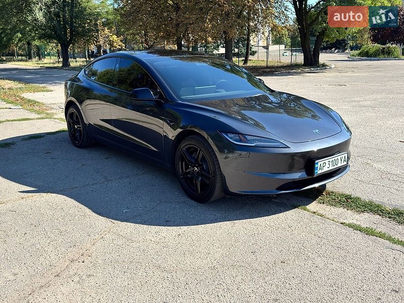 Седан Tesla Model 3 2024 в Запорожье