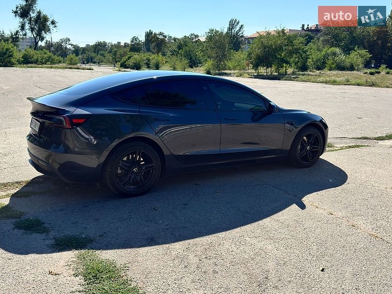 Седан Tesla Model 3 2024 в Запорожье